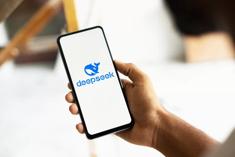 Liang Wenfeng: El visionario detrás de DeepSeek y su perspectiva sobre el futuro de la inteligencia artificial